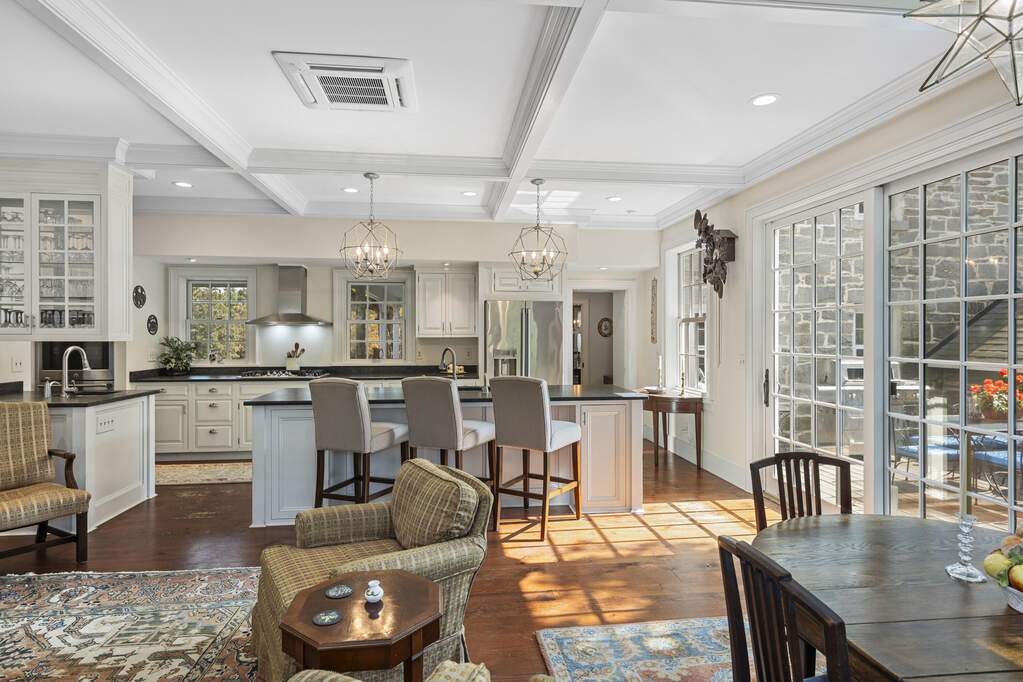 4 Bedroom Single Family Home/House's Image 7