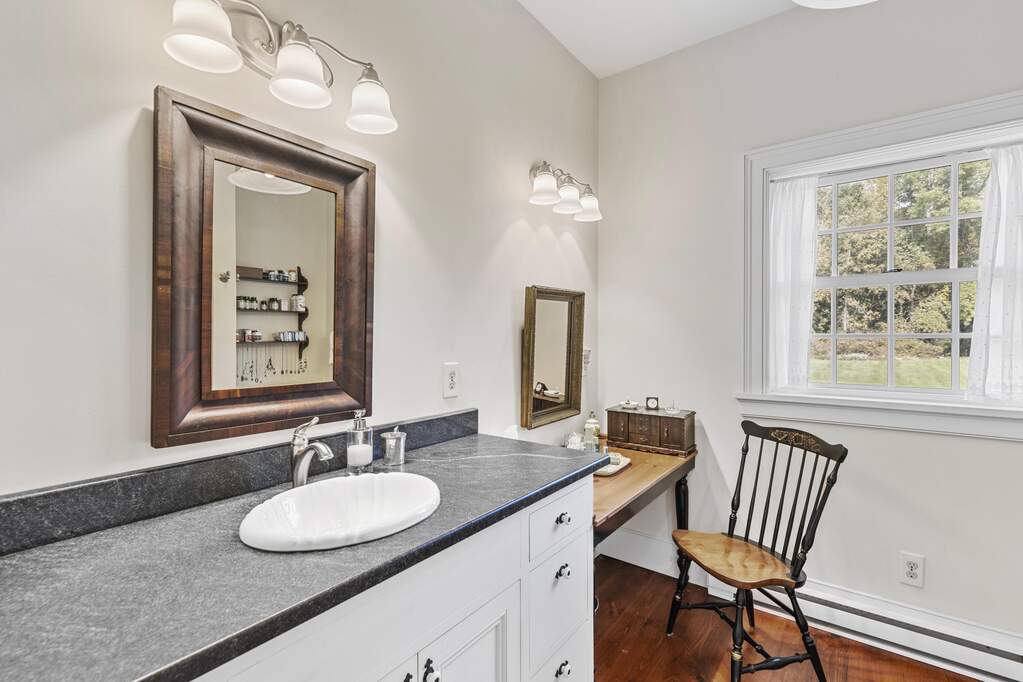 4 Bedroom Single Family Home/House's Image 10