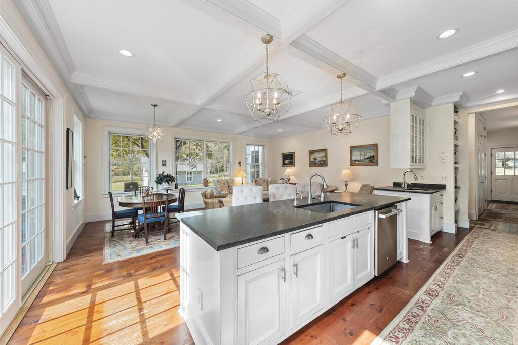 4 Bedroom Single Family Home/House's Image 5