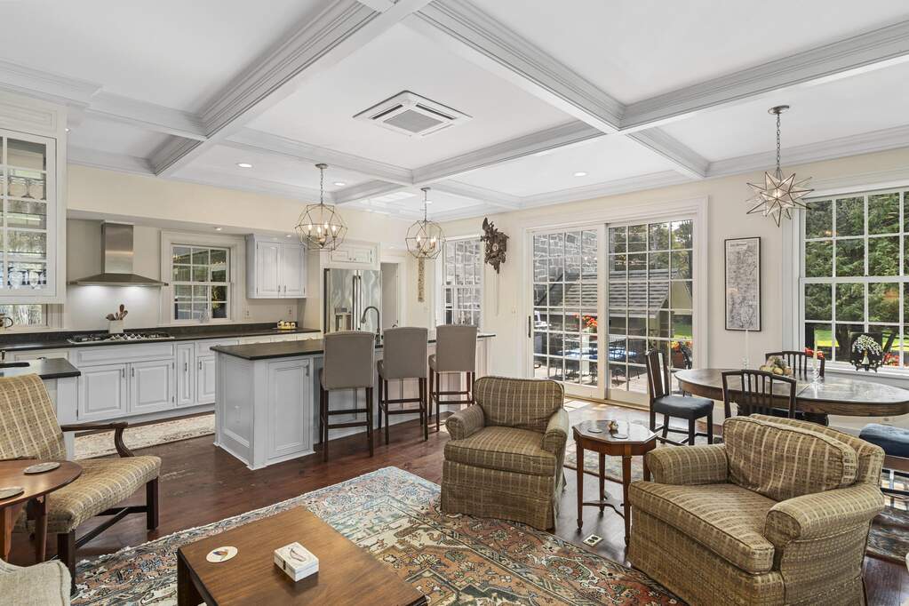 4 Bedroom Single Family Home/House's Image 6