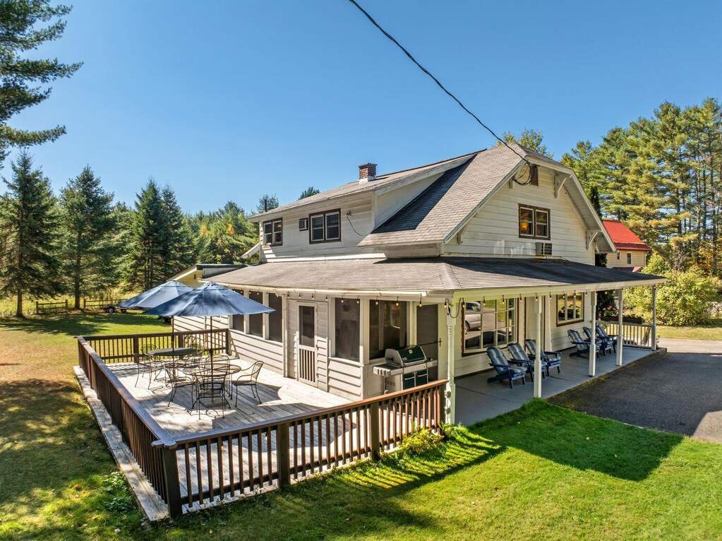 11 Bedroom Single Family Home/House's Image 23