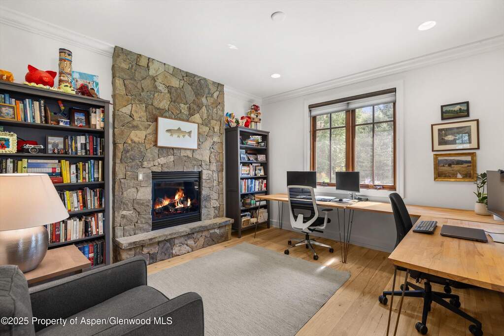 4 Bedroom Single Family Home/House's Image 12