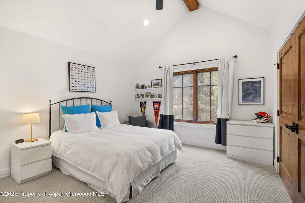 4 Bedroom Single Family Home/House's Image 18