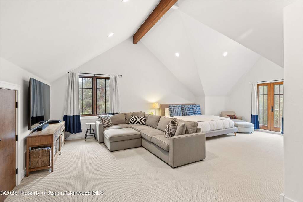 4 Bedroom Single Family Home/House's Image 19