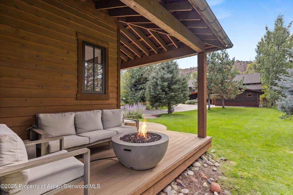 4 Bedroom Single Family Home/House's Image 25
