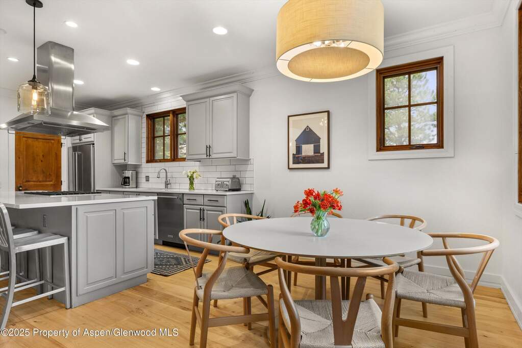4 Bedroom Single Family Home/House's Image 6