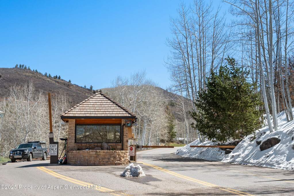 5 Bedroom Single Family Home/House's Image 26