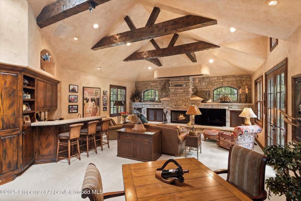 5 Bedroom Single Family Home/House's Image 8