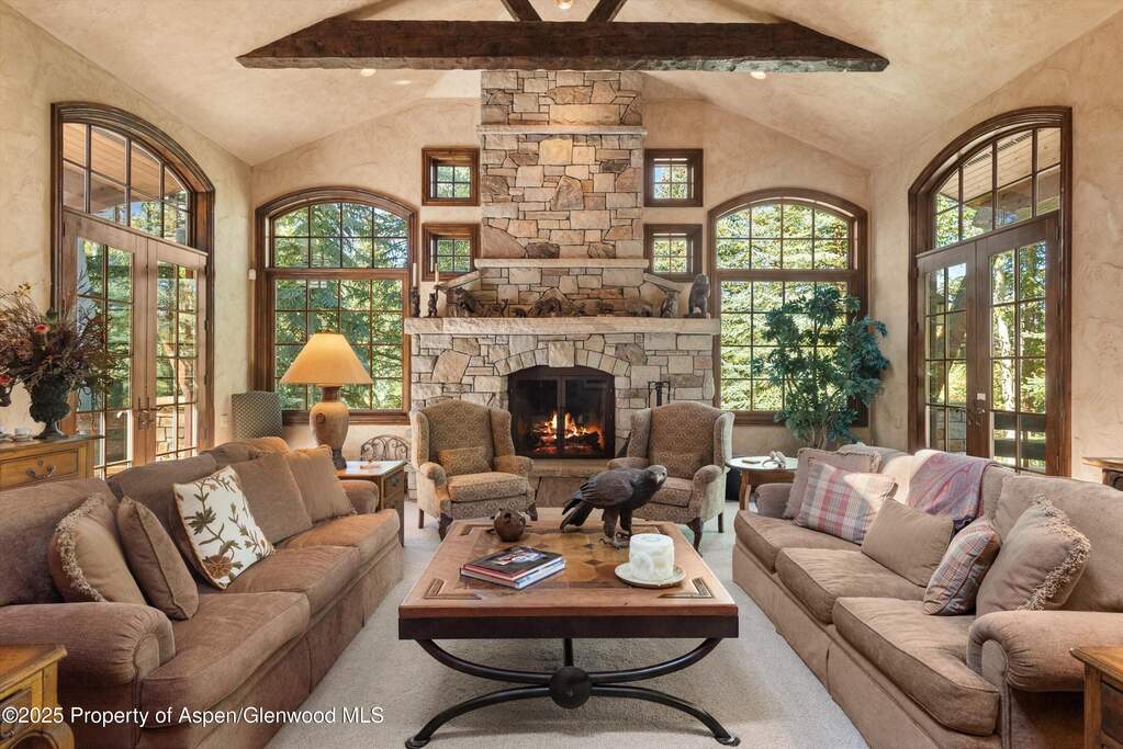 5 Bedroom Single Family Home/House's Image 20