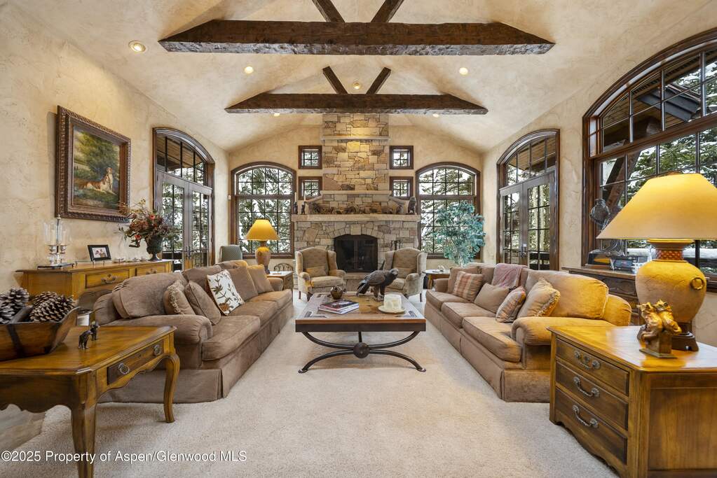 5 Bedroom Single Family Home/House's Image 21