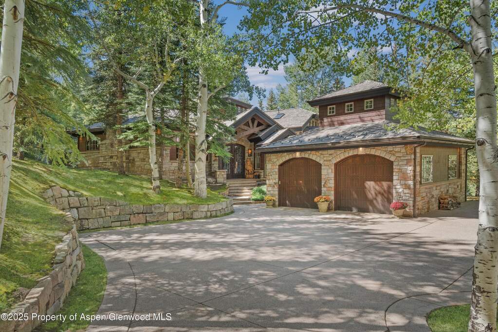 5 Bedroom Single Family Home/House's Image 40