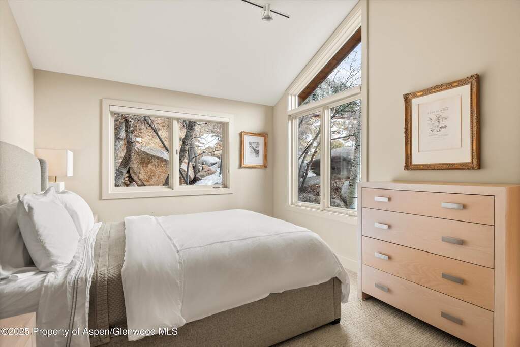3 Bedroom Single Family Home/House's Image 15