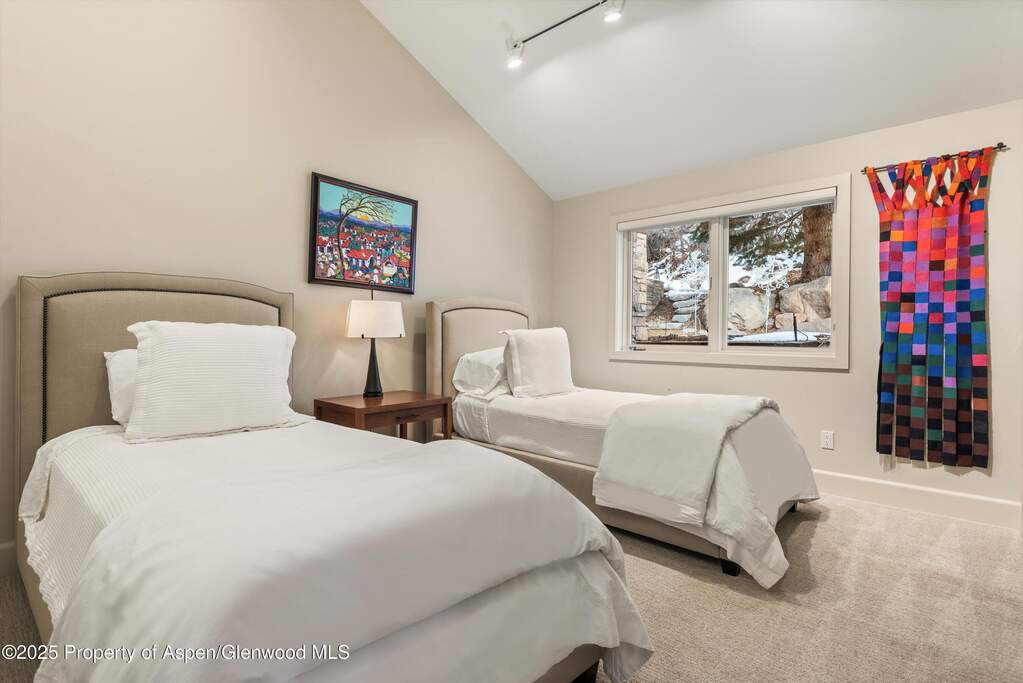 3 Bedroom Single Family Home/House's Image 17