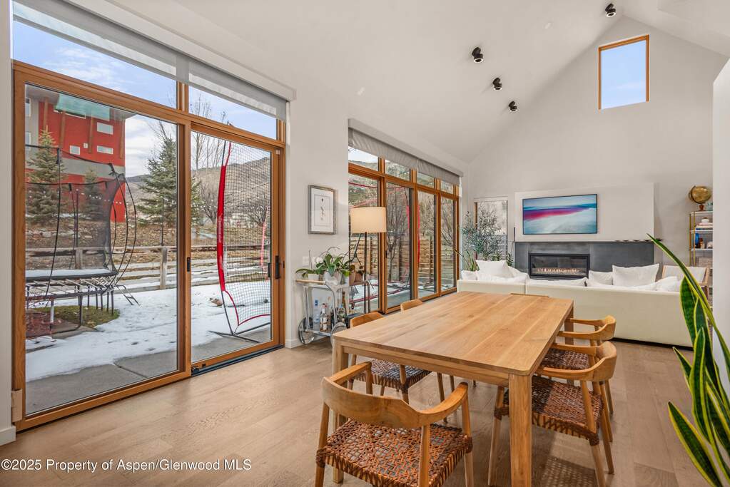4 Bedroom Single Family Home/House's Image 8