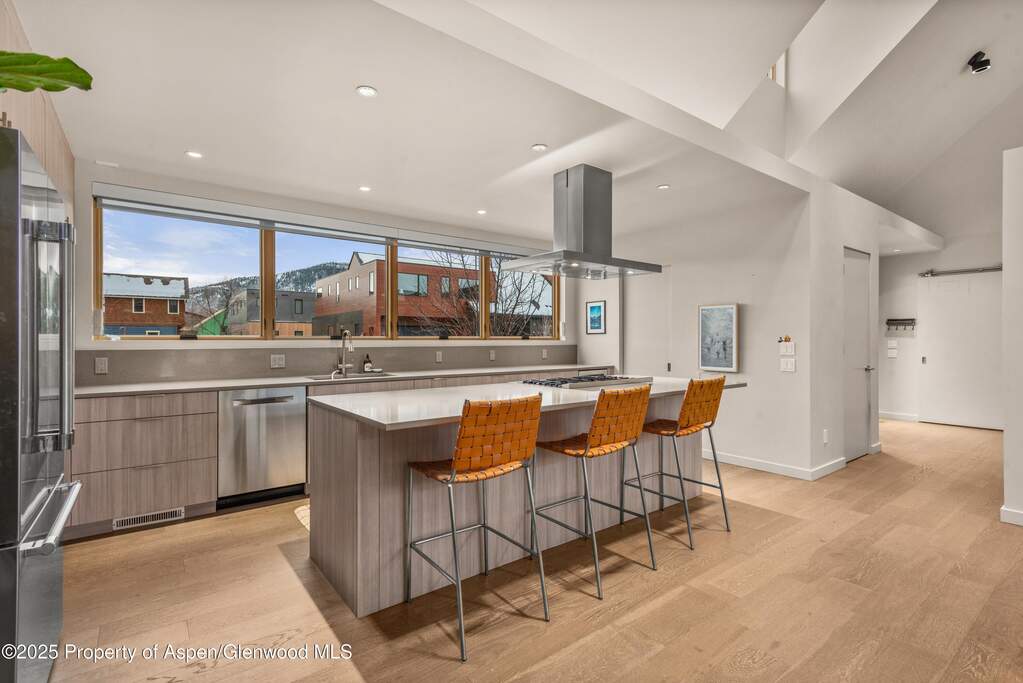 4 Bedroom Single Family Home/House's Image 10