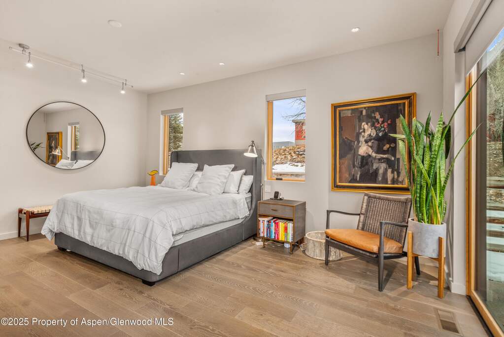 4 Bedroom Single Family Home/House's Image 13