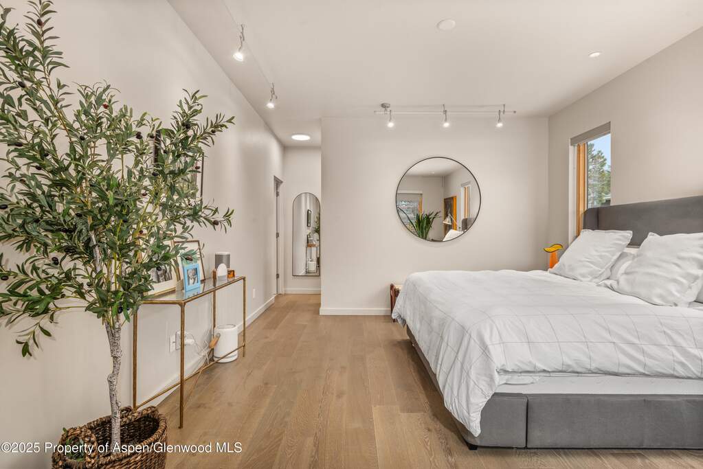 4 Bedroom Single Family Home/House's Image 14