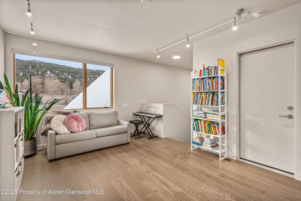 4 Bedroom Single Family Home/House's Image 19