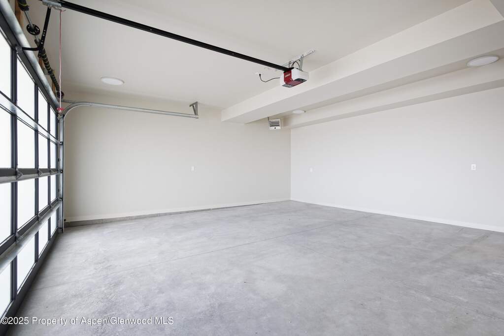 4 Bedroom Single Family Home/House's Image 31