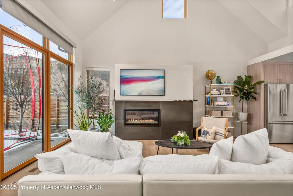 4 Bedroom Single Family Home/House's Image 6
