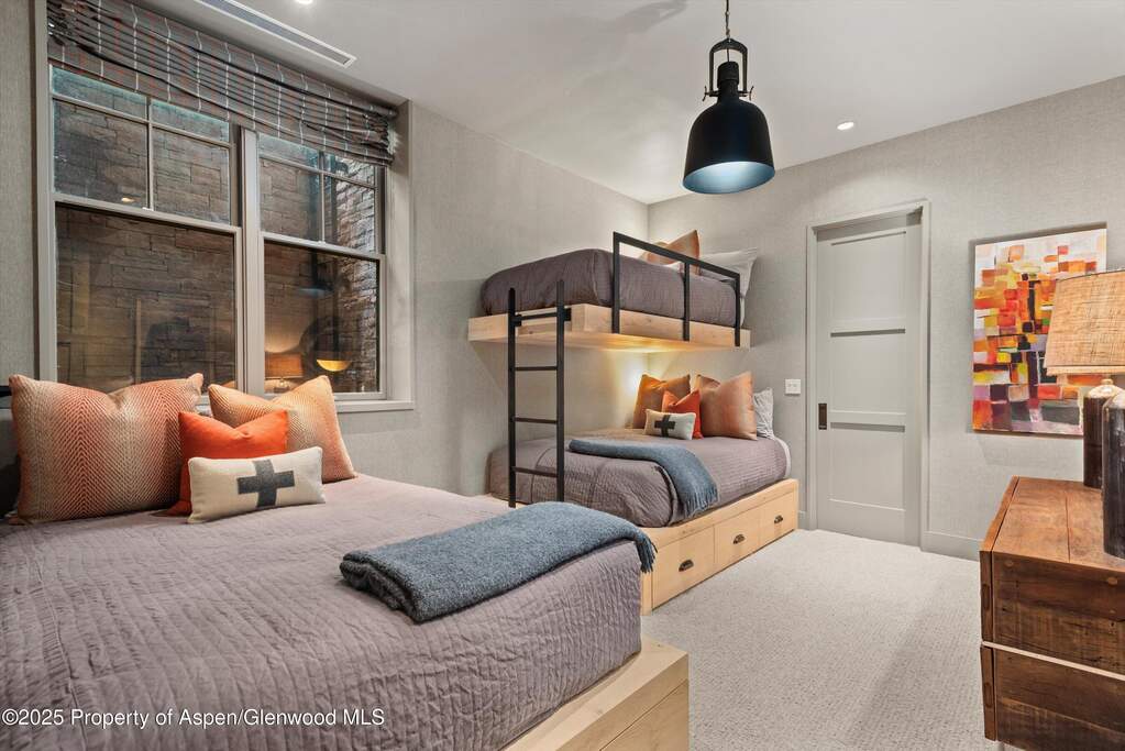 5 Bedroom Apartment/Flat's Image 16