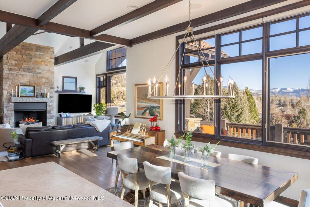 5 Bedroom Single Family Home/House's Image 12