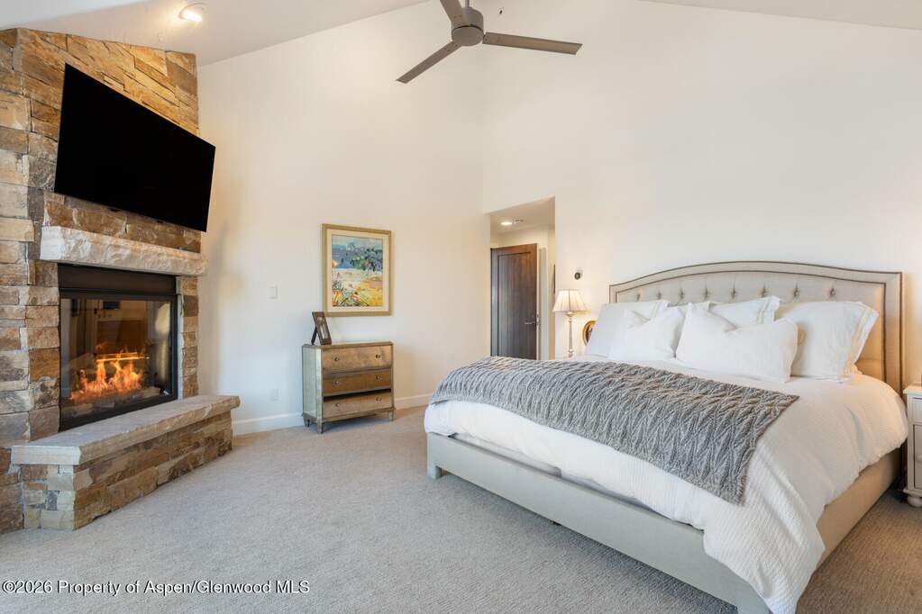 5 Bedroom Single Family Home/House's Image 18