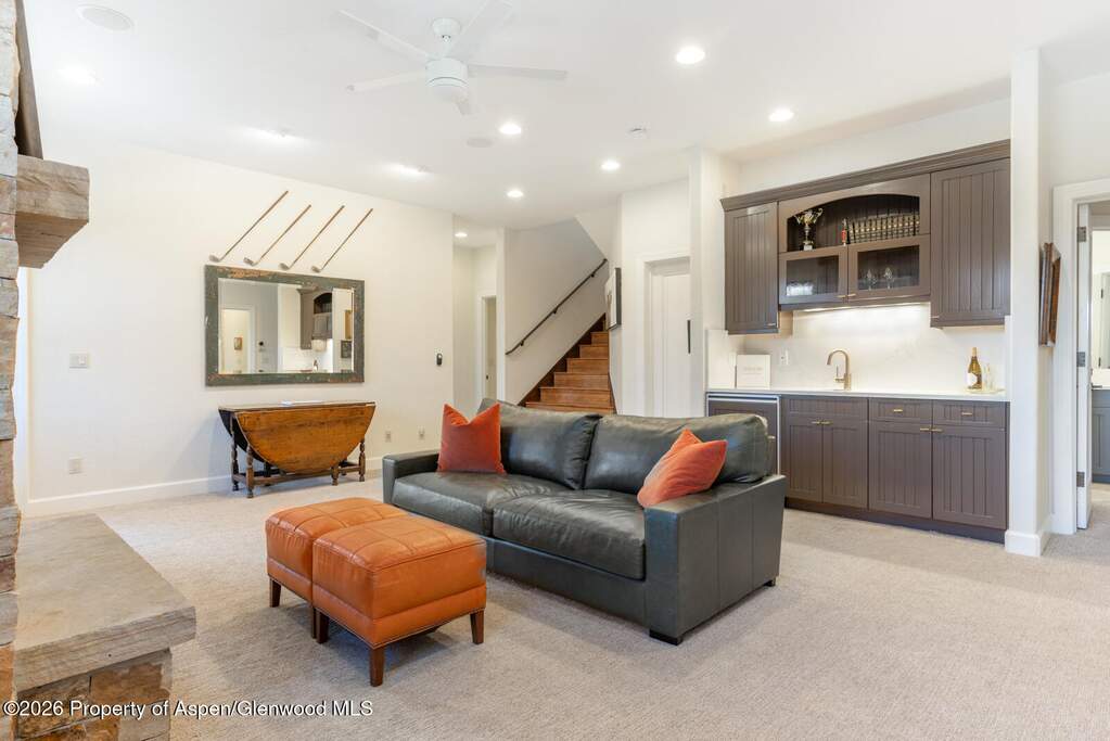 5 Bedroom Single Family Home/House's Image 24