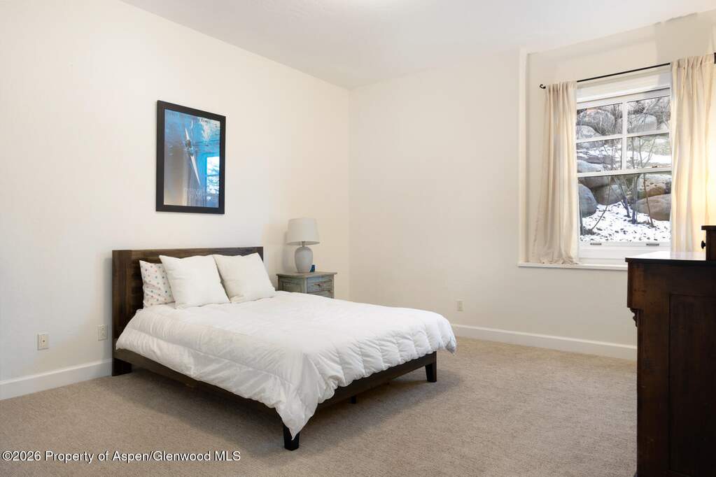 5 Bedroom Single Family Home/House's Image 28