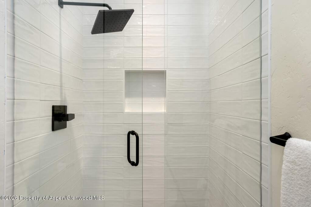 5 Bedroom Single Family Home/House's Image 31