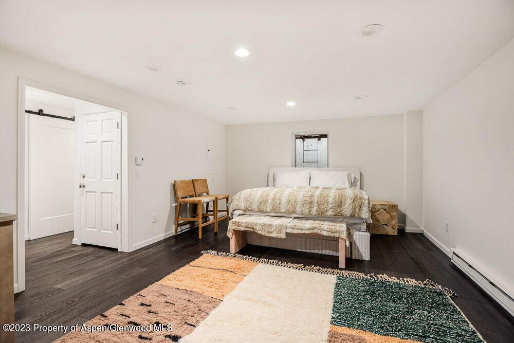 5 Bedroom Single Family Home/House's Image 10
