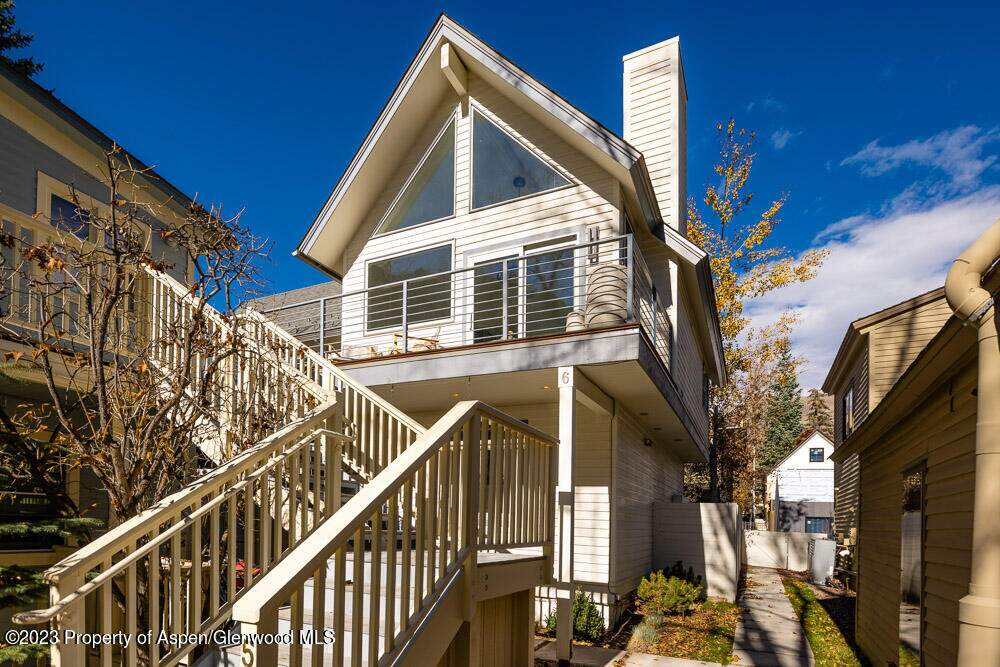 5 Bedroom Single Family Home/House's Image 14