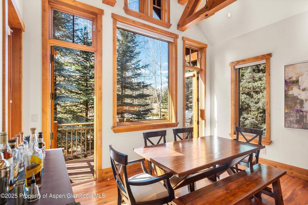 10 Bedroom Single Family Home/House's Image 29