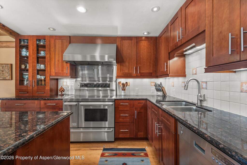 4 Bedroom Single Family Home/House's Image 11