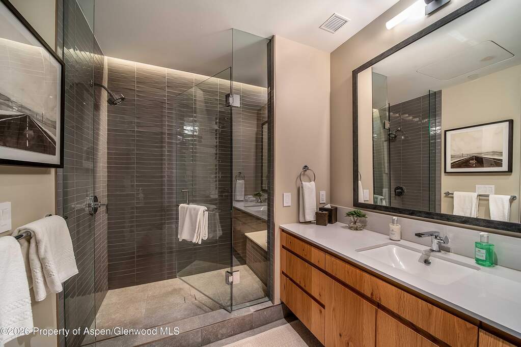 4 Bedroom Apartment/Flat's Image 8