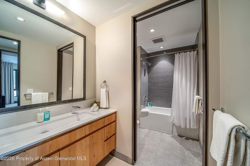 4 Bedroom Apartment/Flat's Image 6