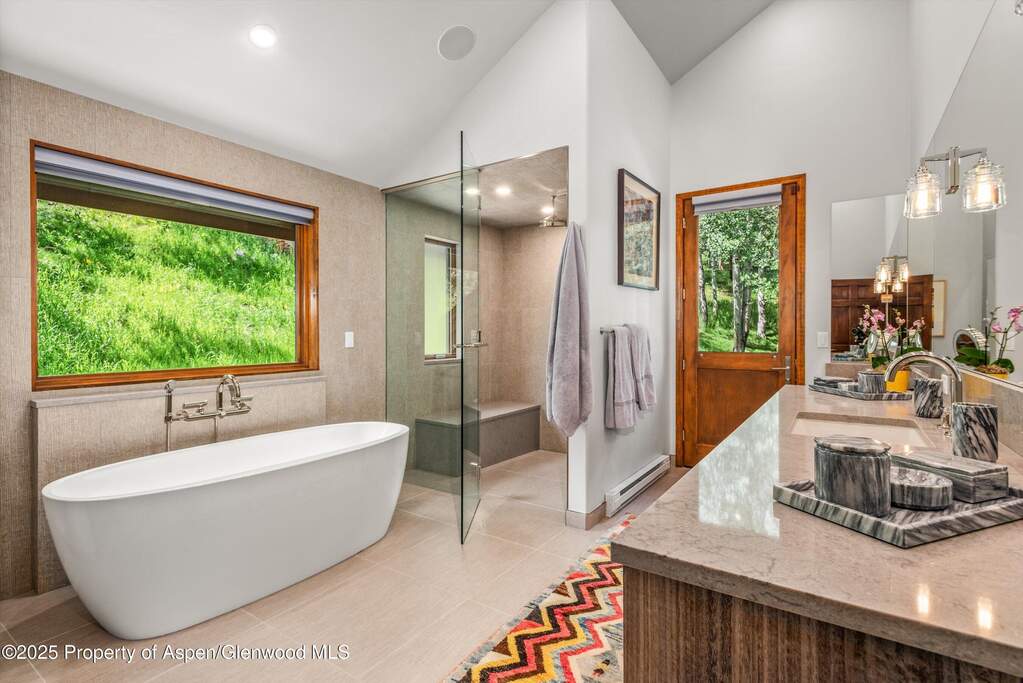 5 Bedroom Single Family Home/House's Image 17