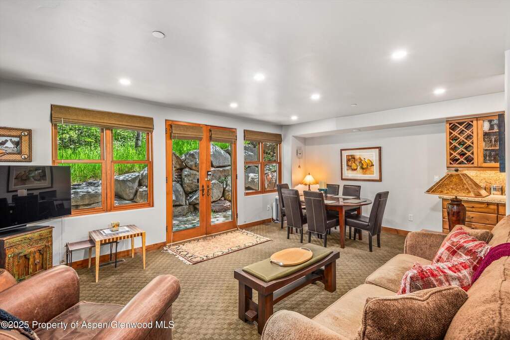 5 Bedroom Single Family Home/House's Image 30