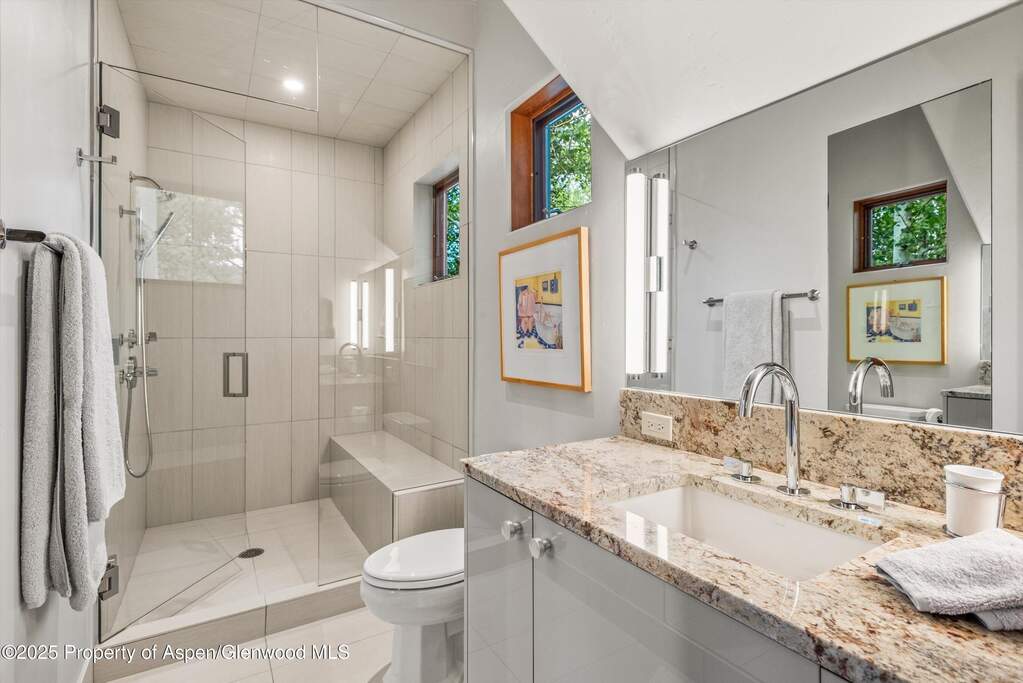 5 Bedroom Single Family Home/House's Image 35