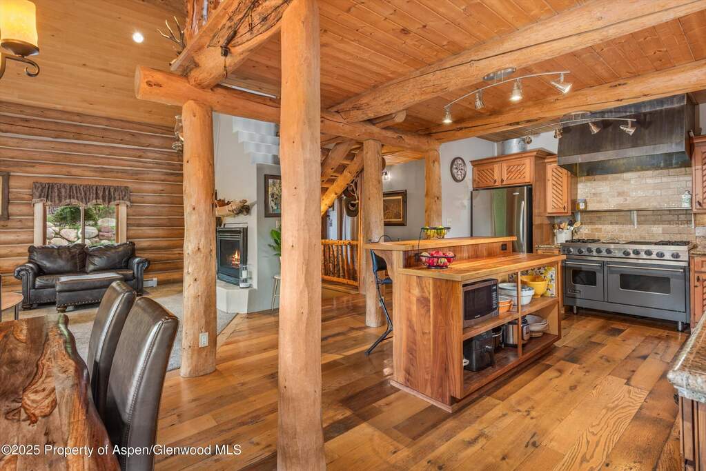4 Bedroom Single Family Home/House's Image 15