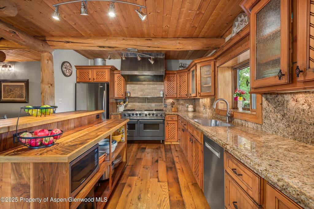 4 Bedroom Single Family Home/House's Image 16