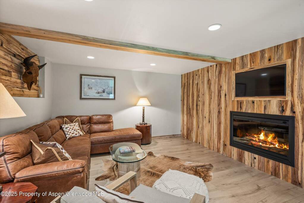 4 Bedroom Single Family Home/House's Image 31