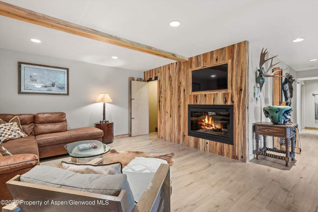 4 Bedroom Single Family Home/House's Image 34