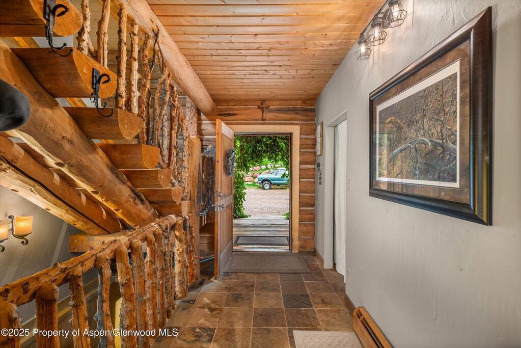 4 Bedroom Single Family Home/House's Image 5