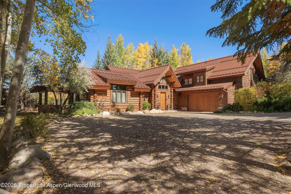 5 Bedroom Single Family Home/House's Image 7