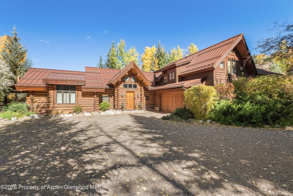 5 Bedroom Single Family Home/House's Image 8