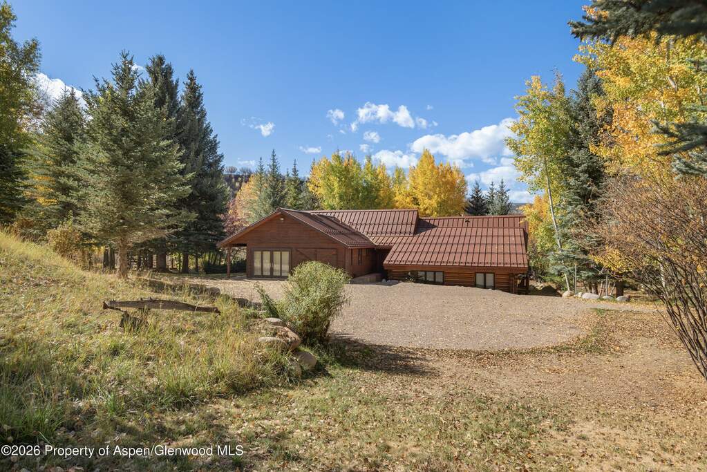 5 Bedroom Single Family Home/House's Image 10