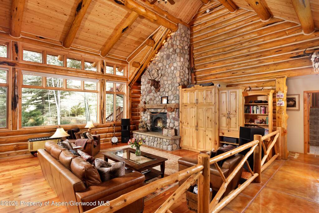 5 Bedroom Single Family Home/House's Image 16