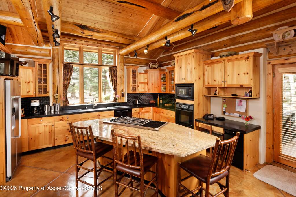 5 Bedroom Single Family Home/House's Image 17