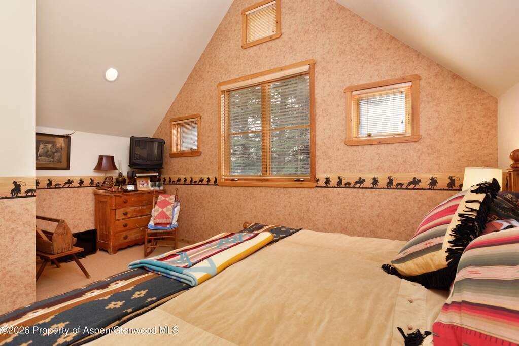 5 Bedroom Single Family Home/House's Image 23